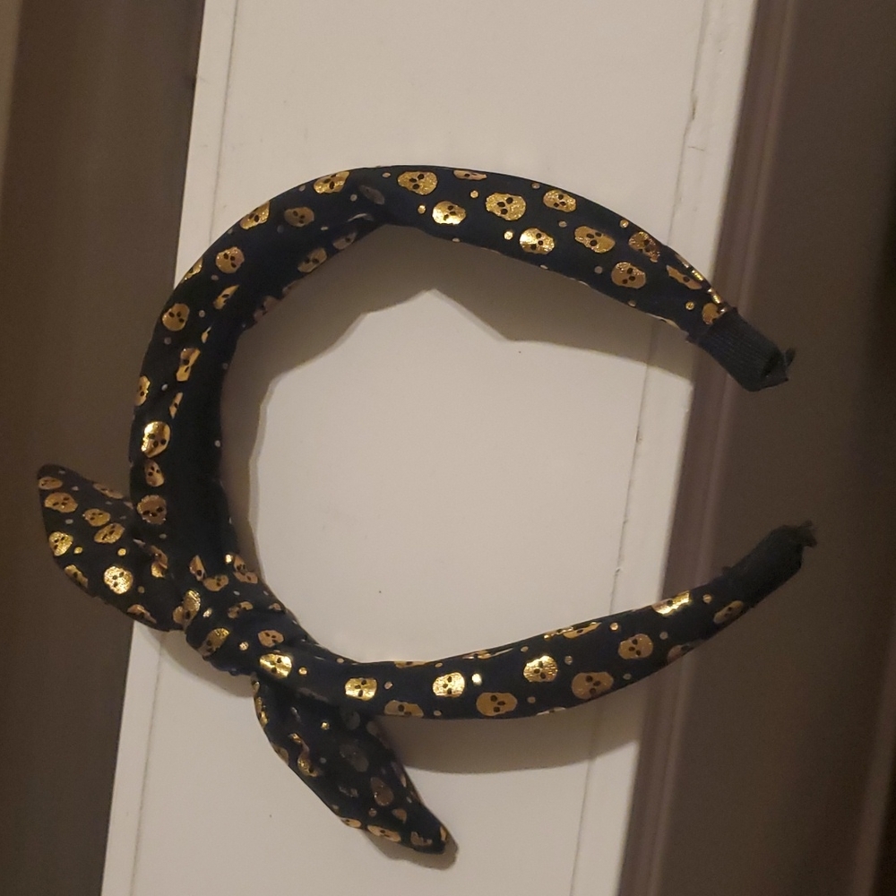 Tiny gold skulls headband
